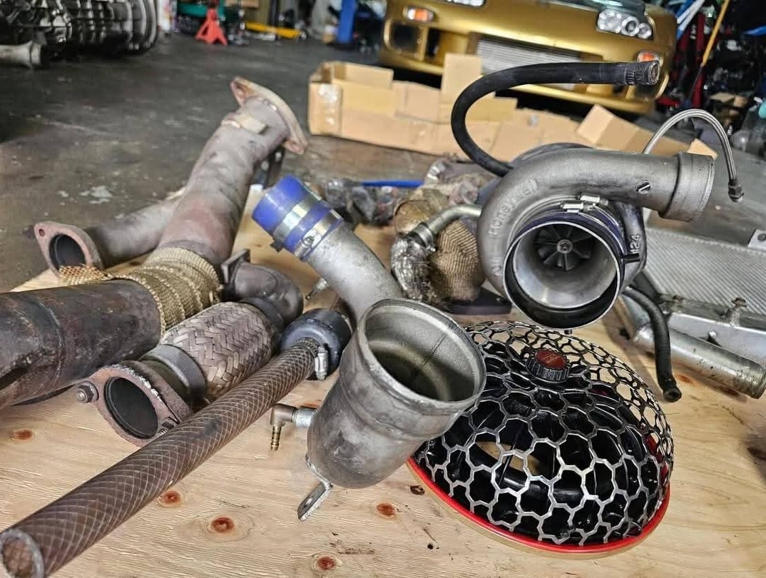 Knightsport V-Mount Intercooler Kit + GCG T04S Turbo Kit + Greddy BOV – RX-7 FD3S - Image 6