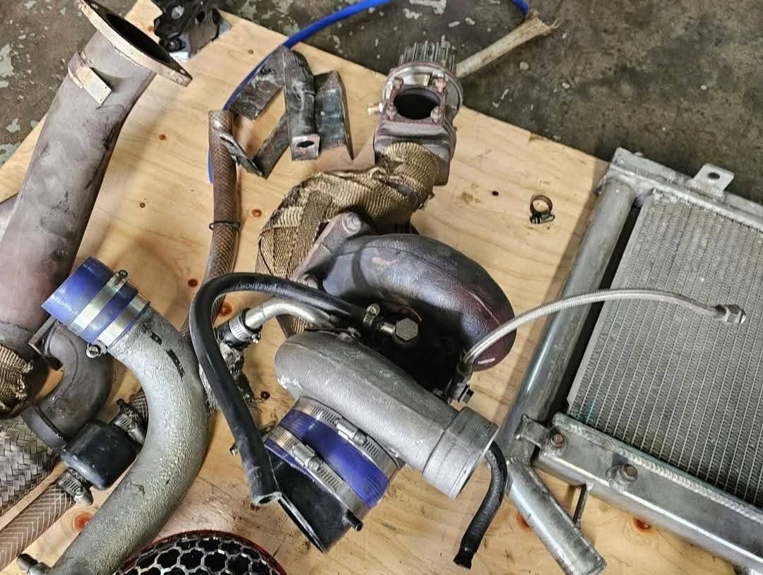 Knightsport V-Mount Intercooler Kit + GCG T04S Turbo Kit + Greddy BOV – RX-7 FD3S - Image 5