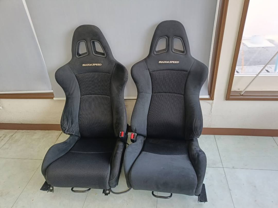 RX-8 SE3P (Early and Late Models) Mazdaspeed Sport Seats, Set of 2 (Left and Right), Semi-Bucket Seats, with Brackets, Rare Item